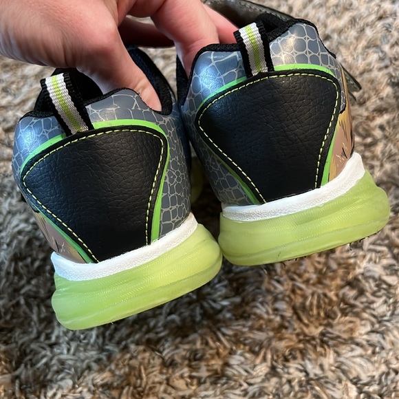 Jurassic World Toddler Boys' Athletic Sneakers - Black/Gray/Green Size 1 - Picture 5 of 7